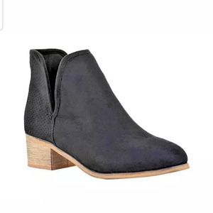 Seven7 Womens Soho Vegan Suade Boots in Blac